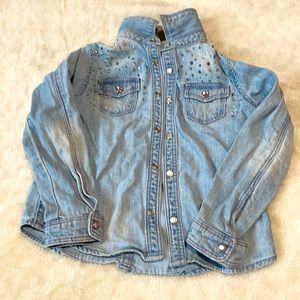 Toddler’s top
